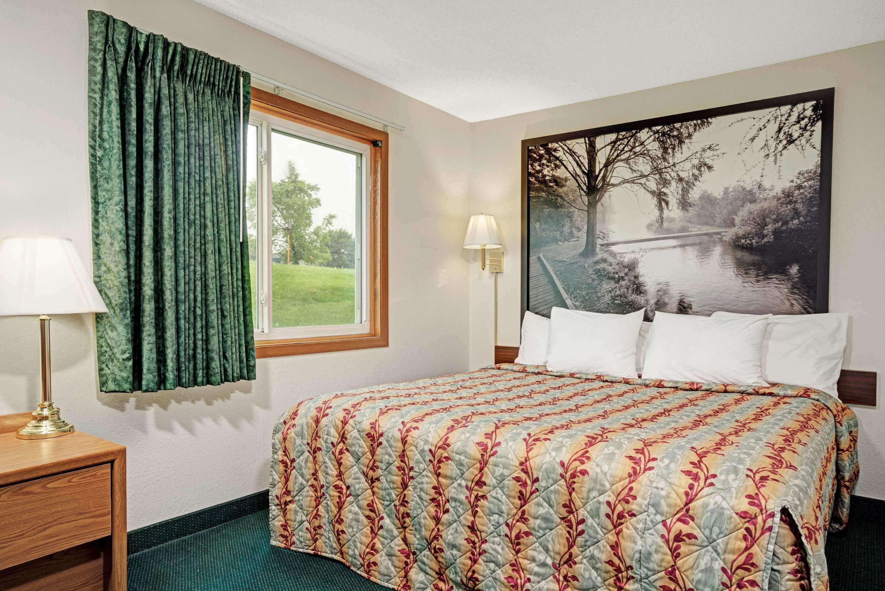 Super 8 By Wyndham Rogers Minnesota Exterior foto