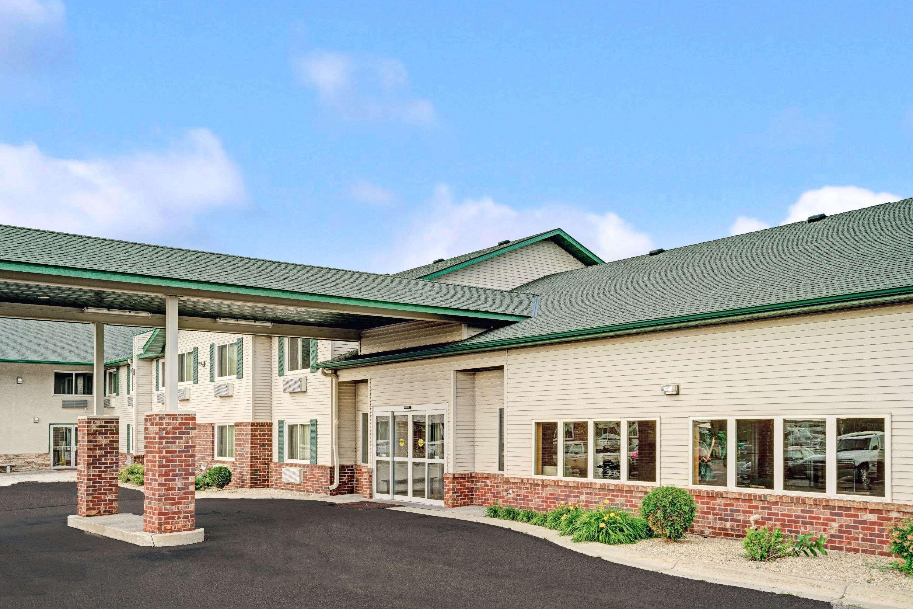 Super 8 By Wyndham Rogers Minnesota Exterior foto